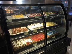 面包甜点陈列柜-南通大饭店·米兰餐厅