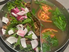 -伴山牛贵州黄牛肉火锅·苗疆非遗艺术餐厅(上海首店)