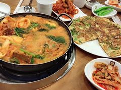 -喇喇排骨火锅·传统韩式脊骨汤(望京西园总店)