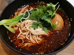-全季酒店(重庆李子坝牛角沱地铁站店)