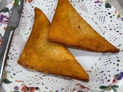 咖喱吞拿鱼角-喜莲咖啡