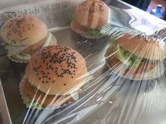 -天天向上素食餐厅(五台山店)