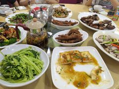 红烧乳鸽-吉莲利苑海鲜酒家(珠海拱北28年老字号店)