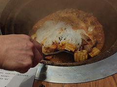 -山河屯铁锅炖·非遗东北菜(南山店)
