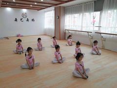 -舞艺舞蹈文化艺术培训中心