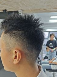 -宫铭烫发染发接发店