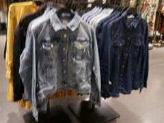 -ZARA(万达广场二七店)