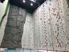 攀岩-重庆际华园室内极限运动中心
