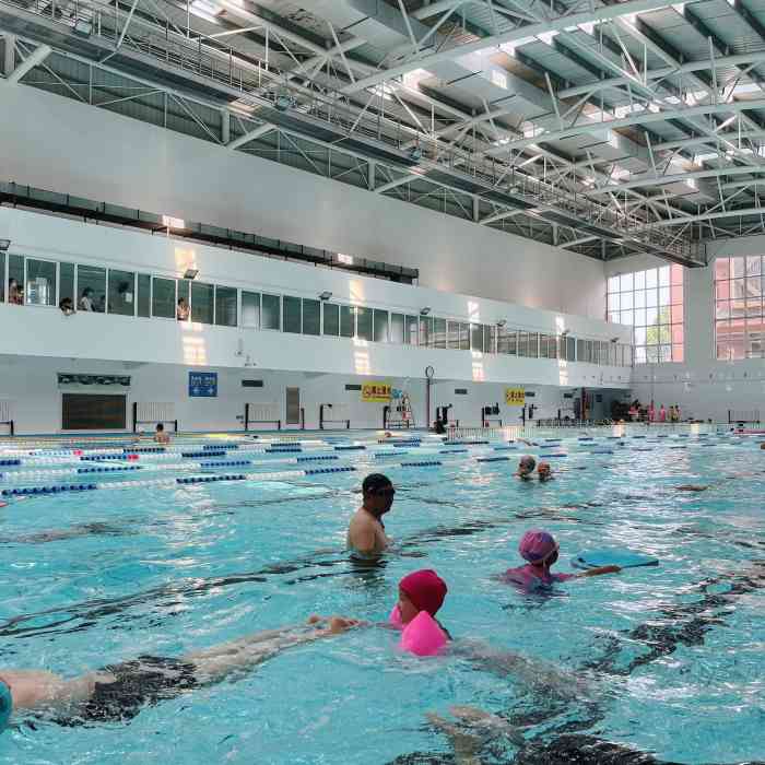 七宝中学室内游泳馆-"游泳是我酷爱的运动之一, 所以天气一热.