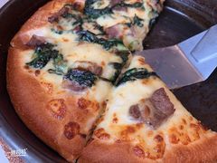 奶油菠菜菲力牛肉比萨-必胜客(珠海路店)