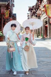 -AOROA·奥洛拉婚纱摄影·旅拍·礼服