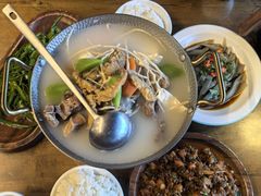 -隔壁老王·家常云南菜(花巷店)