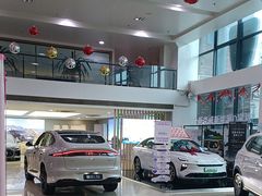 -上汽荣威体验中心(徐汇东安路店)