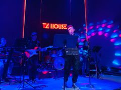 -TZ House音乐现场(来福士中心店)