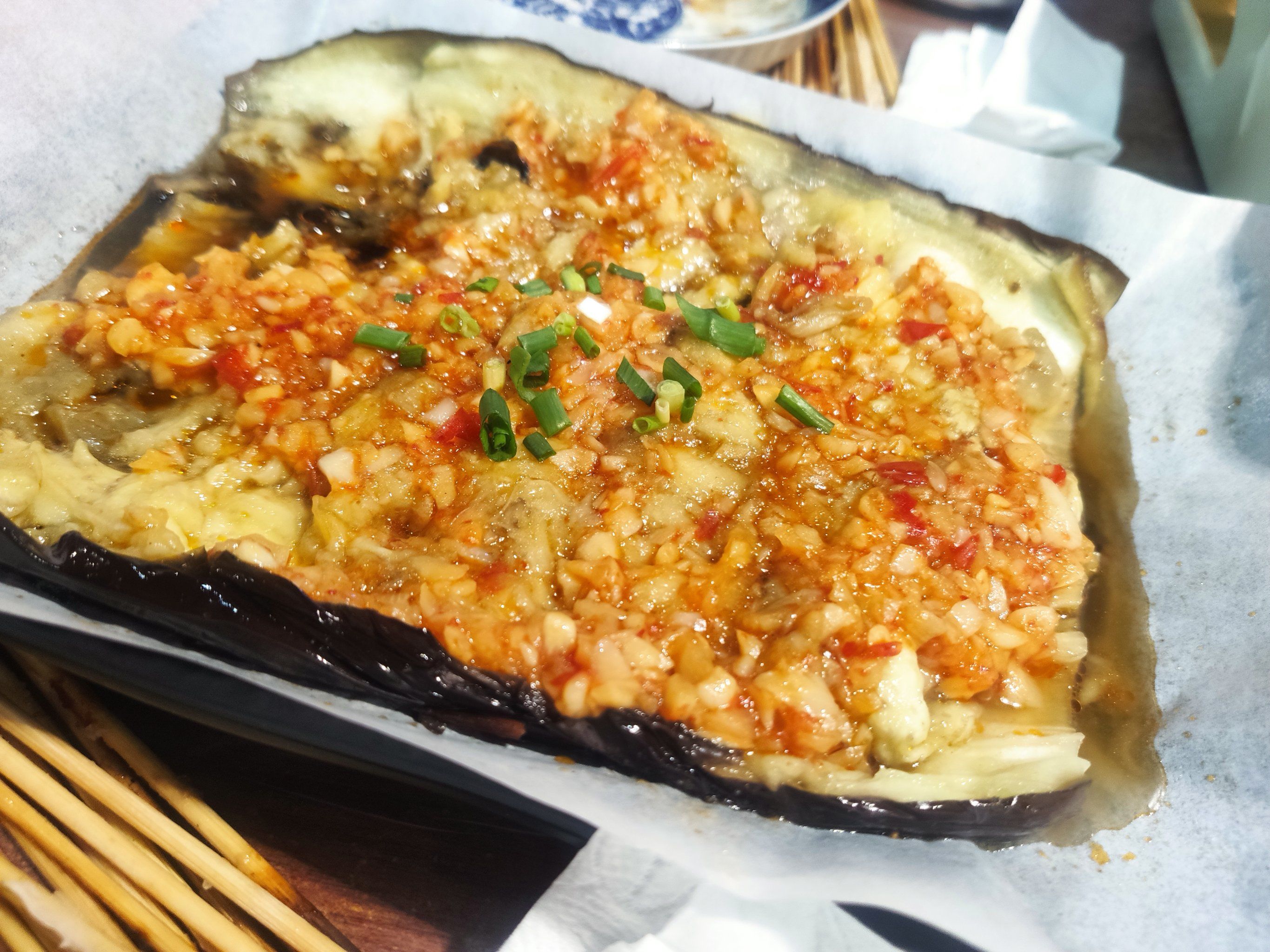 是朋友间小聚的理想之地.特别推荐这里的烤茄子