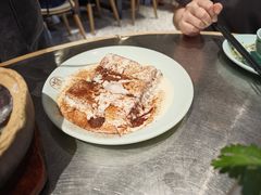 漏奶滑-潮界(虹桥新天地店)