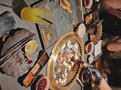-铭牛烧肉·和牛海鲜自助(高新月牙湖店)