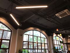 靠窗位-VESH COFFEE(定西路店)