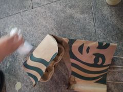 -星巴克(上海虹桥新天地二店)