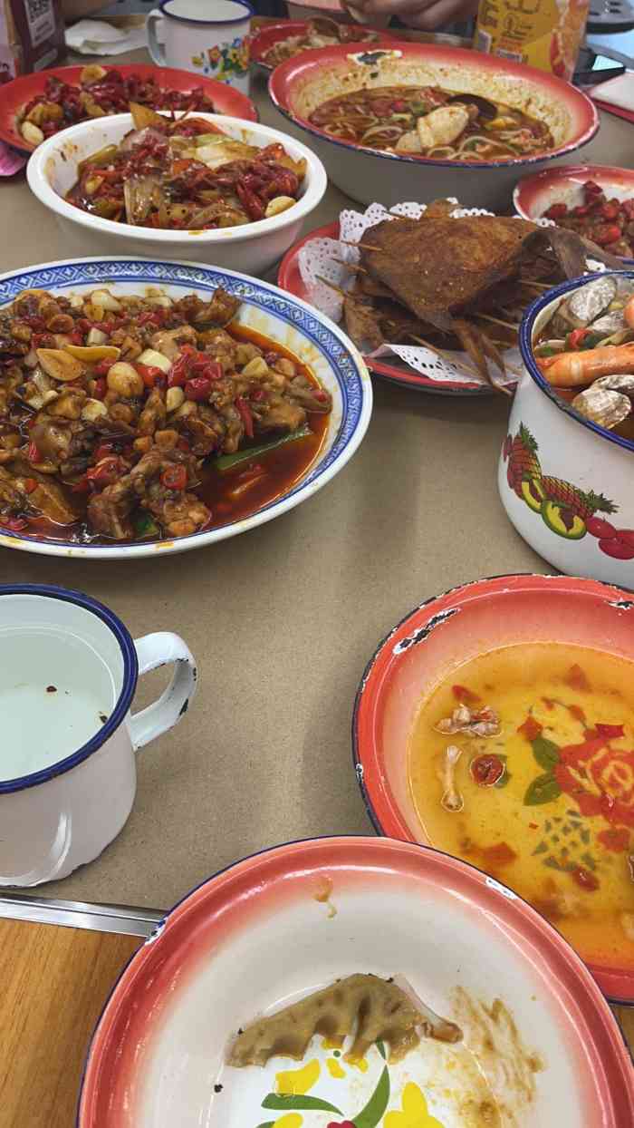 老三样·美食研发馆(绿茵路店)-"不经意的时光苍老的只是人的容颜愿我