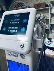 -阿茹娜美容会馆