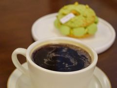 开心果树莓泡芙-Ten Olives甜点