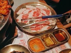 -草家酱蟹炭火烤肉店(珲春南路一店)