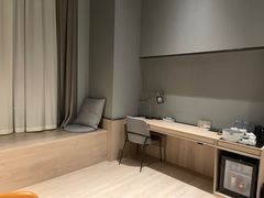 -上海虹桥中心爱琴海亚朵S酒店