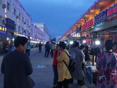 -布尔津河堤夜市