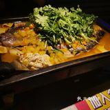 好歹门口还摆了台除味的