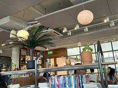 -ROAST coffee & eatery