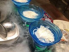 -捞王锅物料理(上海世茂广场店)