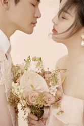 -喜爱高定婚纱摄影