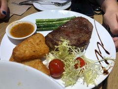 -文汇新民联合报业集团(上海报业大厦店)