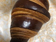 巧克力香蕉羊角包-OUR Bakery(三里屯太古里店)
