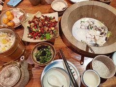 -滇香肴·云南菜蒸汽石锅鱼(云南北路店)