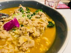 黄汁酸汤浸肥牛-港丽餐厅(高德置地店)