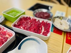 -杨老板·海鲜集市火锅·鲜切牛肉(中防万宝店)