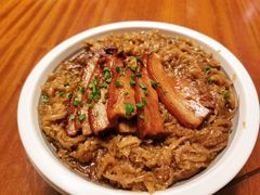 东北翠花酸菜扣肉-老江南春·中国龙菜(衡山路店)