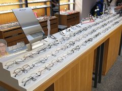 -优医视平价眼镜超市蔡司依视路折扣(小马厂店)