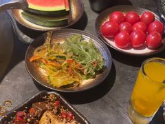 -湊湊火锅·茶憩(杭州湖滨银泰in77店)
