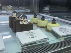 -UNI UNI(环亚凯瑟琳店)