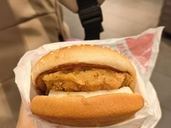 -麦当劳(上海虹桥站30B检票口楼上)