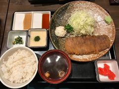 牛かつ130ｇ明太麦飯セット-牛かつもと村(原宿店)