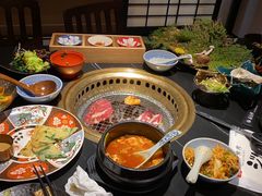 -山川小町·极番烧肉(新地假日广场店)