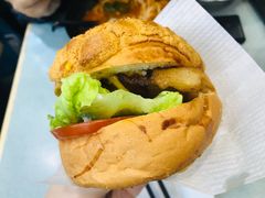 豬扒菠蘿油-华嫂冰室(尖沙咀店)