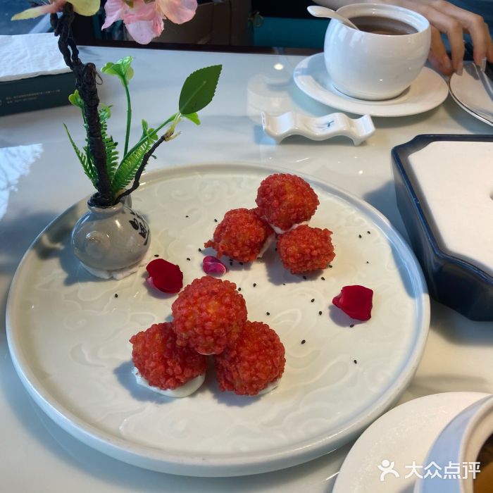 柳莺湖上·湖景餐厅·江南菜(西湖店)杨梅鳕鱼球图片