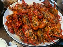 -虾弄弄海派小龙虾·牛羊蝎子火锅