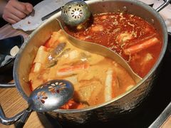 -呷哺呷哺(万达新世界店)
