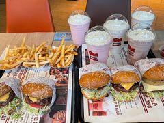 -The Habit Burger Grill 哈比特汉堡(复兴soho店)